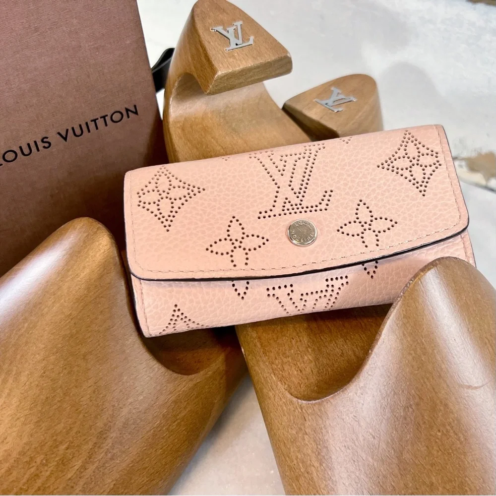 Louis Vuitton Rare “Mahina” Baby Pink Leather Key Cles